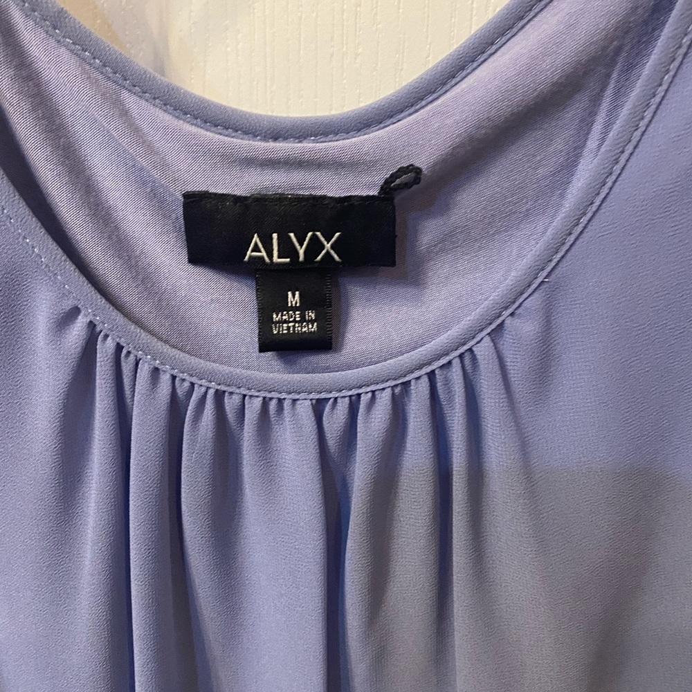 Lavender color top. - Picture 3 of 5